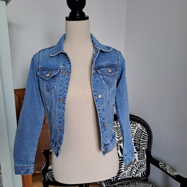 Veste en jean Upcyclée taille XXS – Image 2