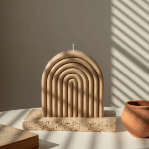 Bougie décorative parfumée Grande arche design marron